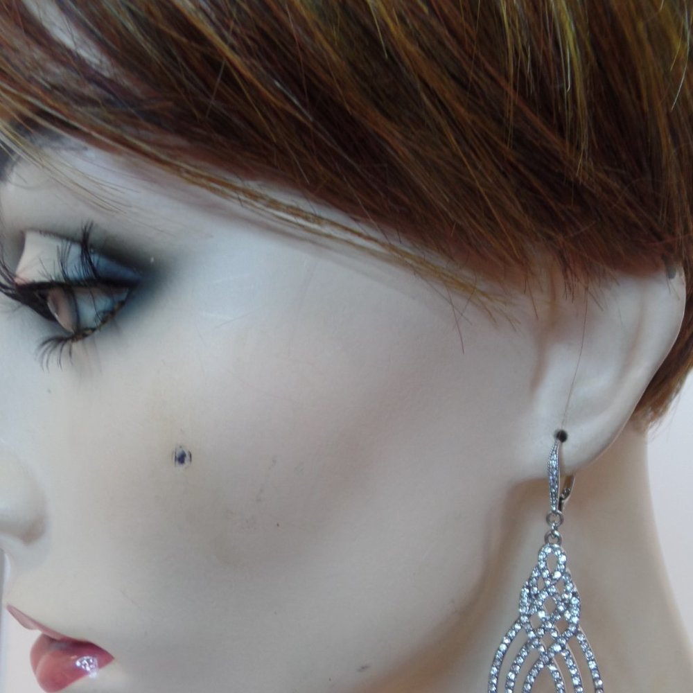 Sparkling Silvertone Chandelier Leverback Earrings Brand New On Card (Bee Logo) - Picture 2 of 10